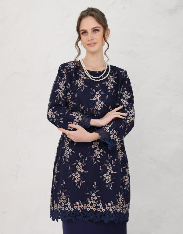 BAJU KURUNG PAHANG MODEN AMBERLEE (NAVY BLUE)
